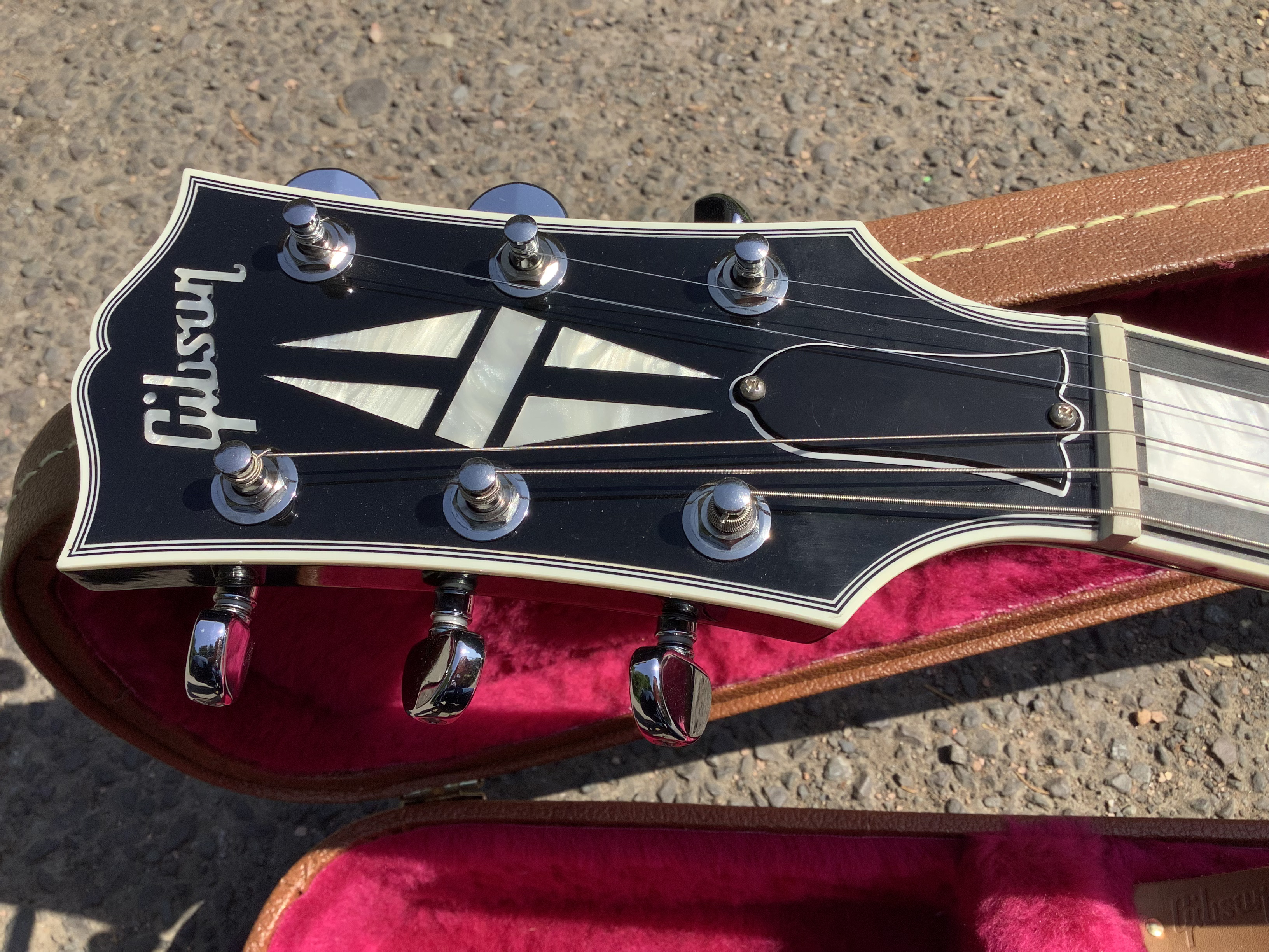 0F830179-B16C-462F-8E4F-816692344842