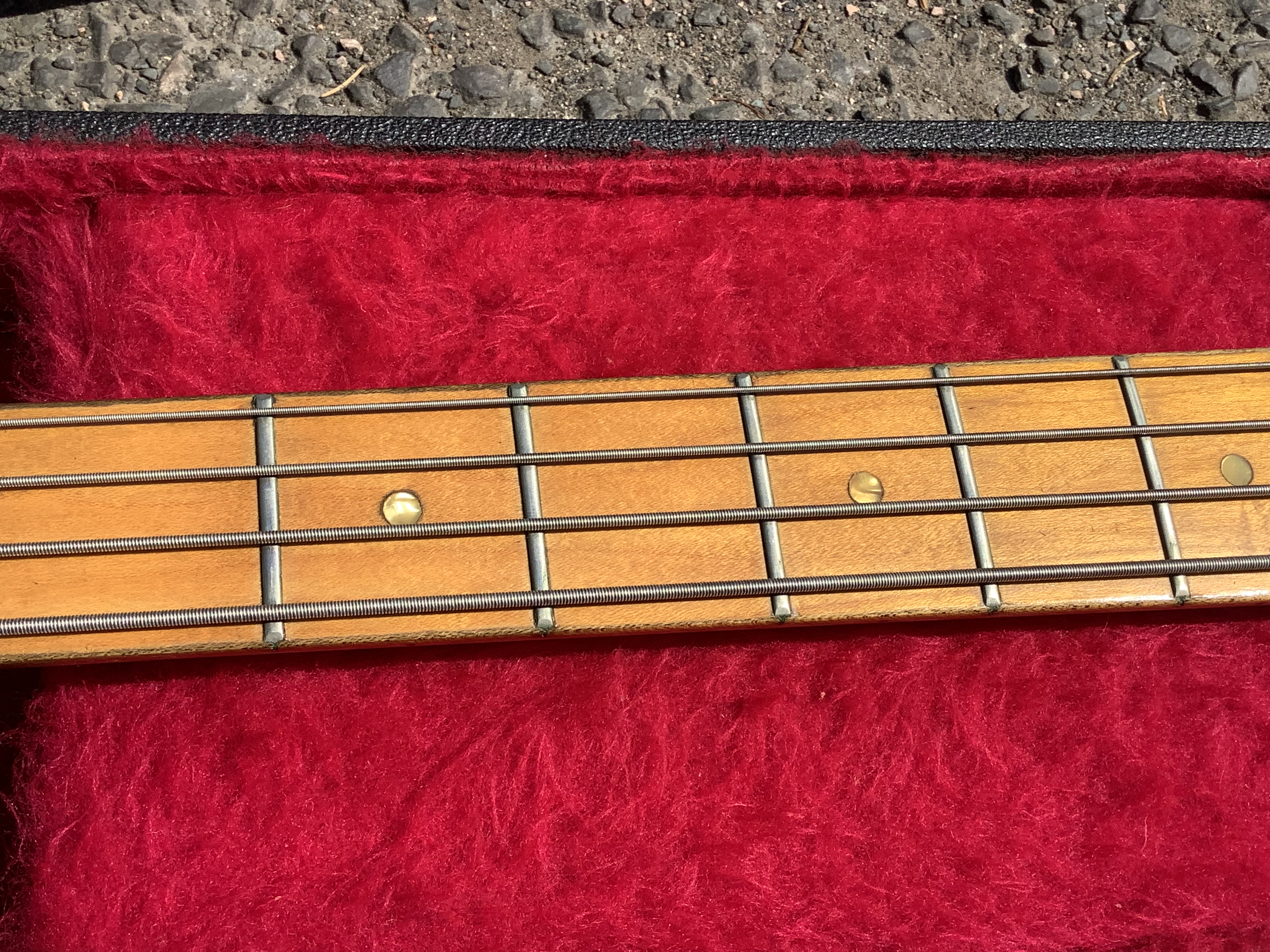 DE8370CF-2C53-4840-AF21-32D020B98E8F