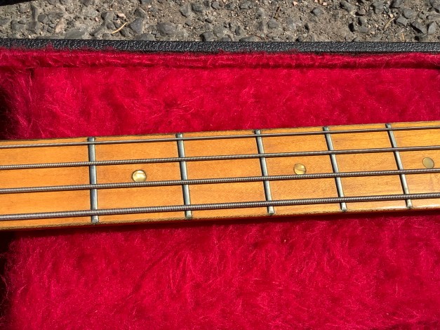 DE8370CF-2C53-4840-AF21-32D020B98E8F