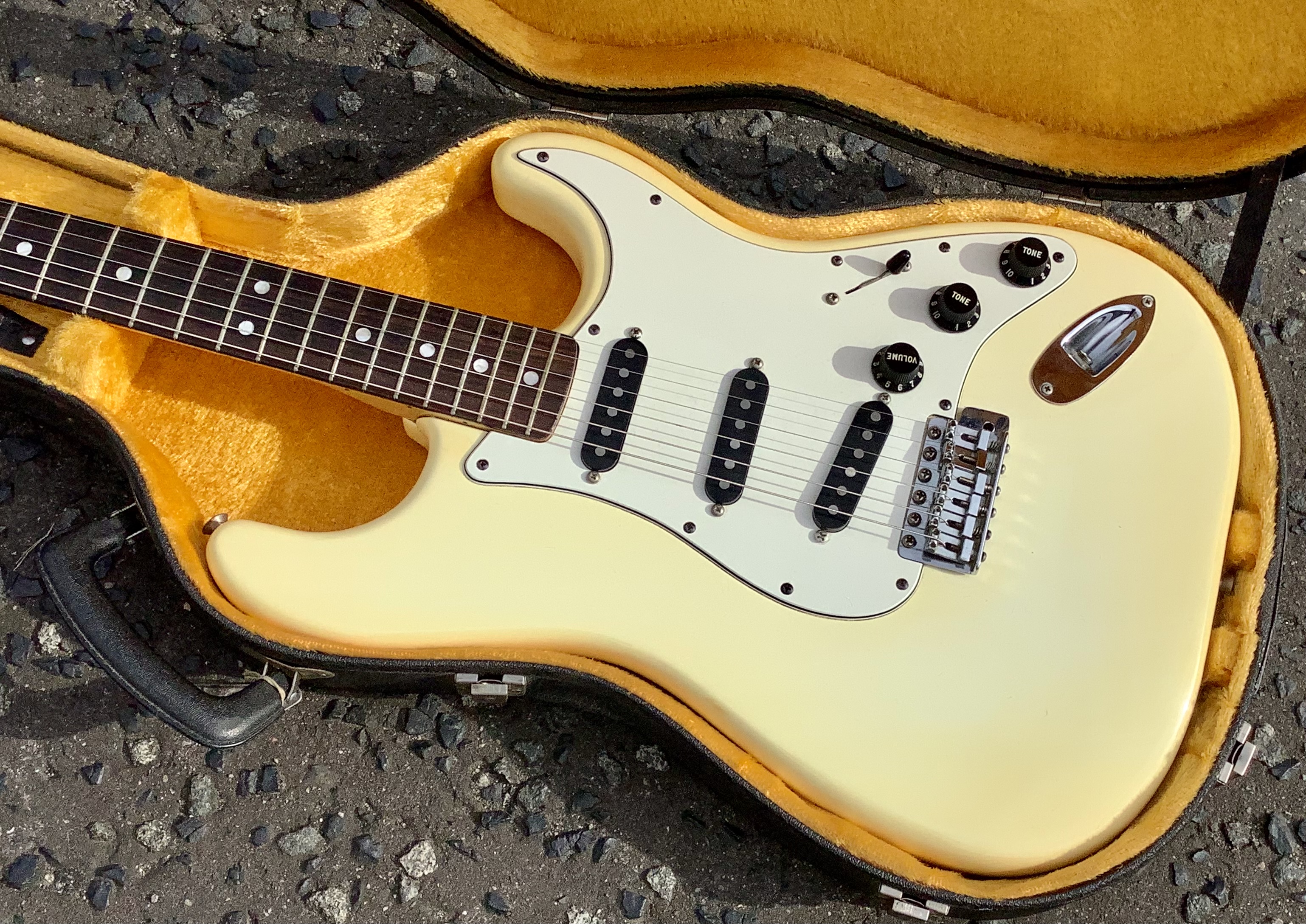 12C408A1-ABA2-427A-81F5-AB9F8A87E64A