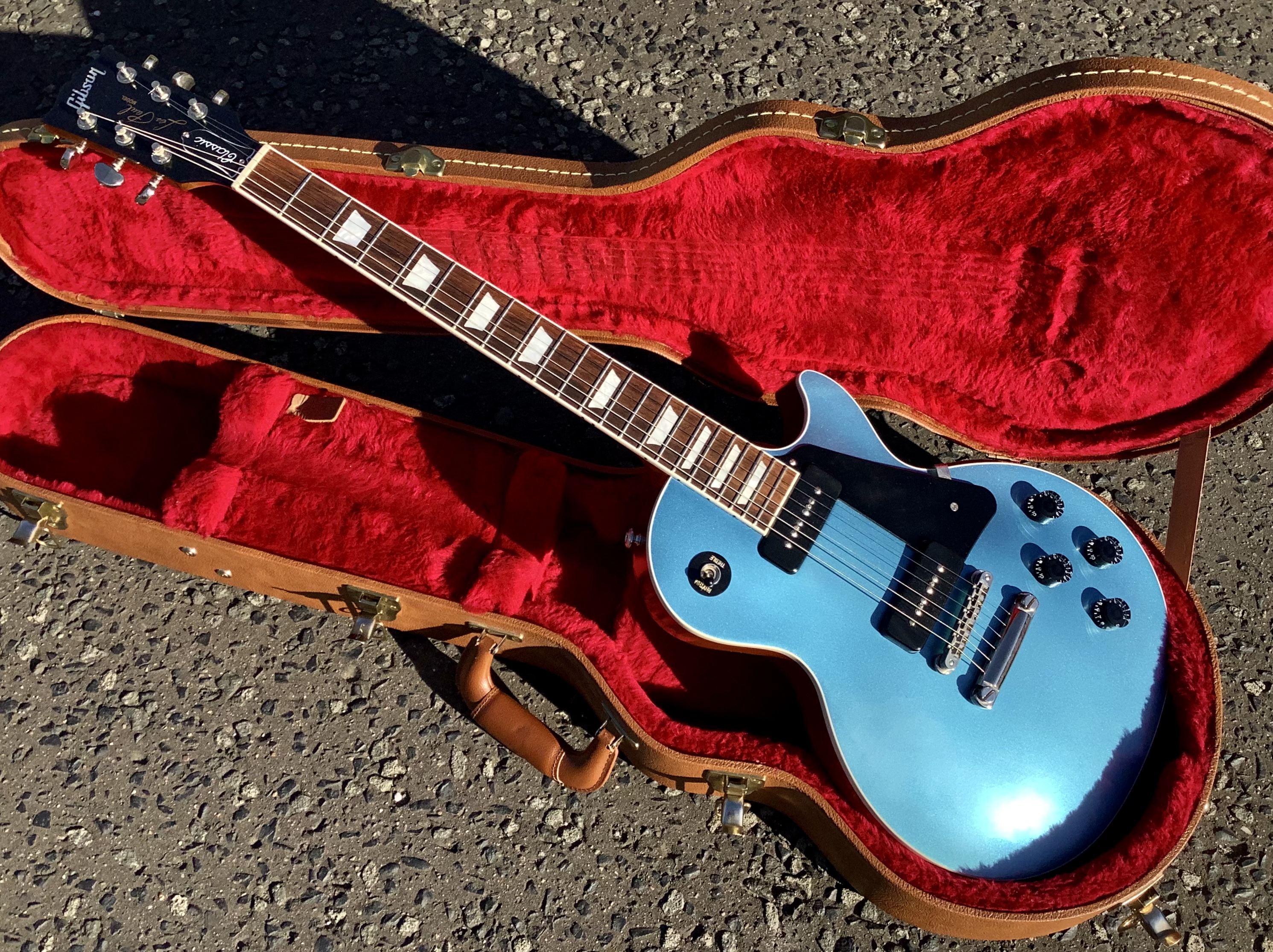 5D56A6E1-0B4A-4C1C-8E71-49B30B6BF011