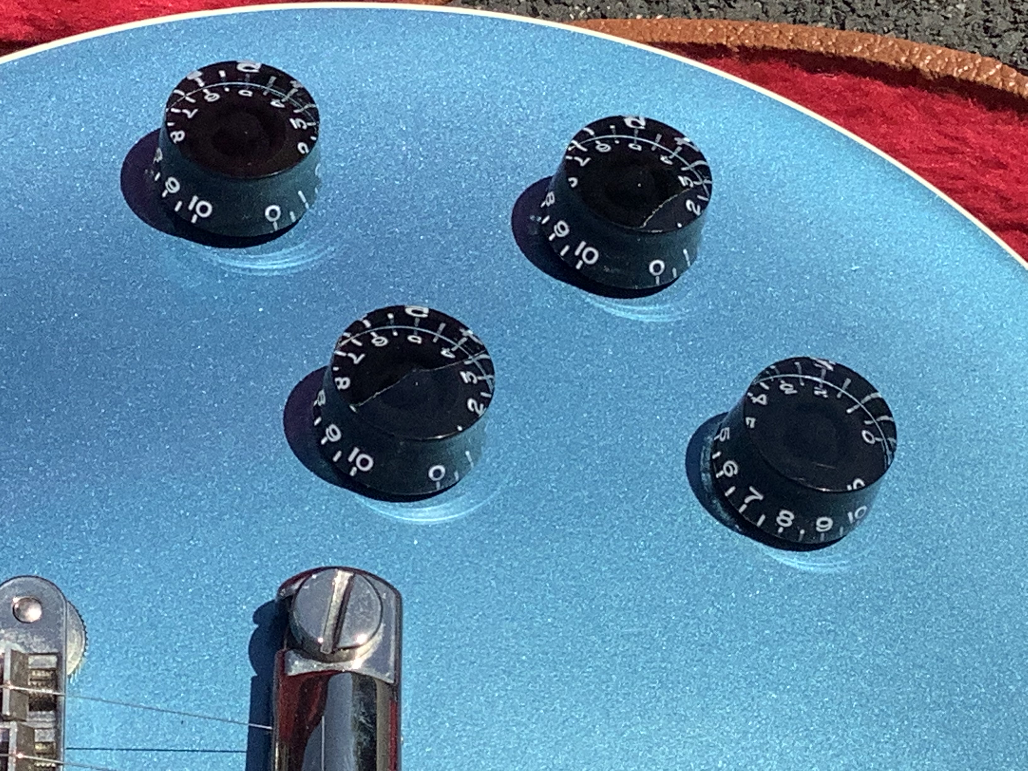 D09F5F39-19D7-42D5-9F59-3F5192F9BDF3