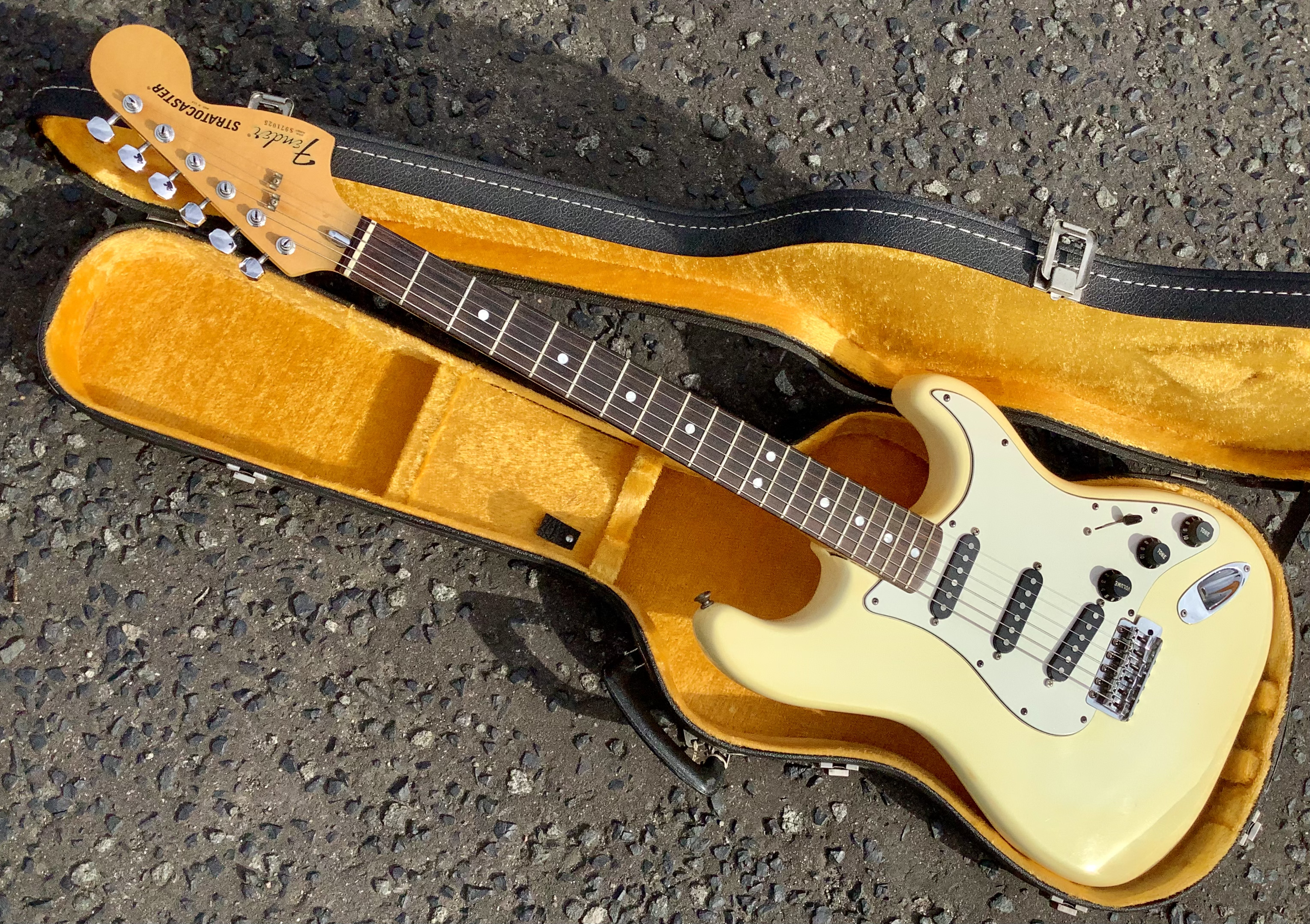 E89EC819-75F0-4A35-901D-8245F30BBCD9