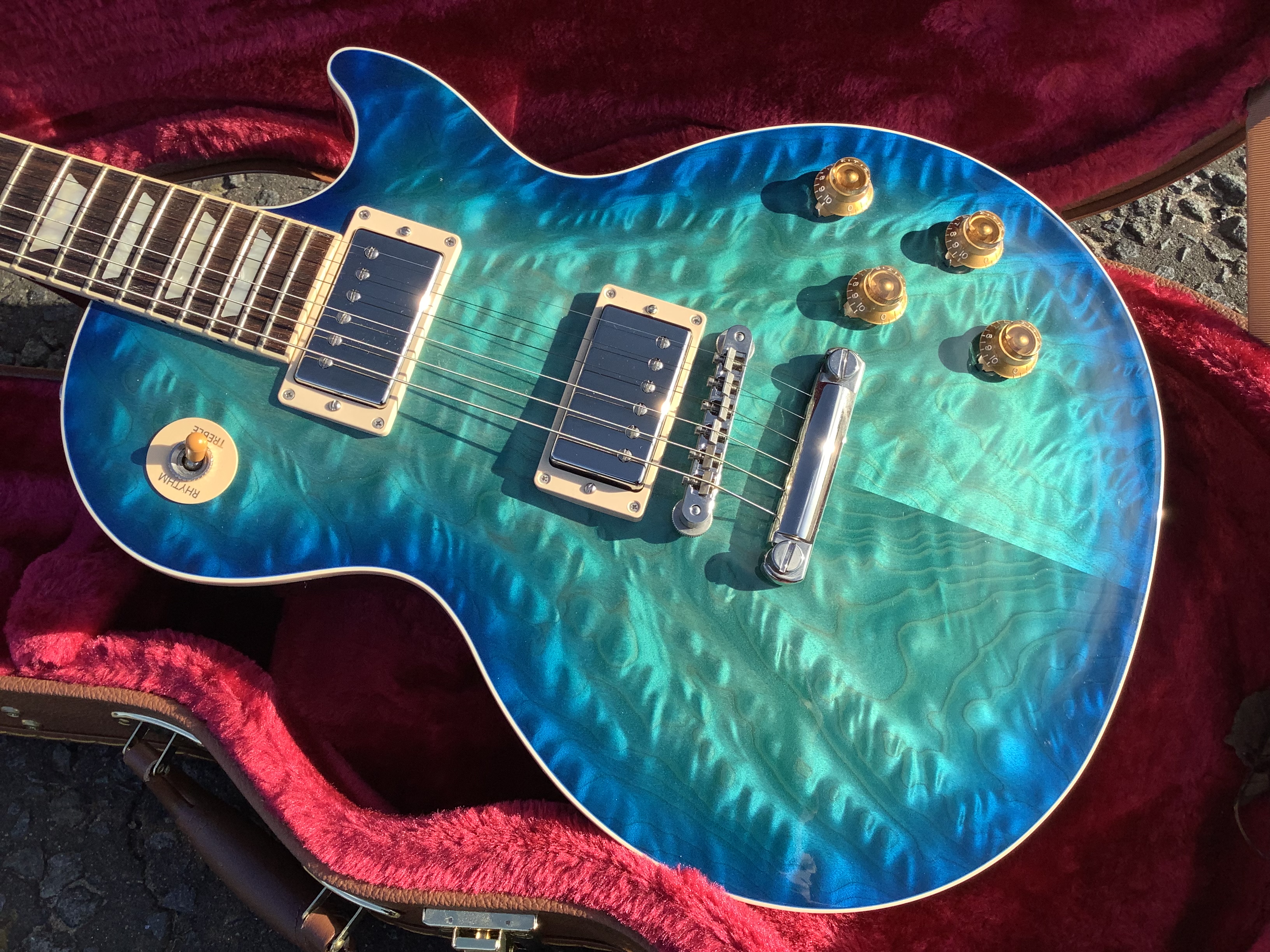 2571BF39-36AA-419D-B174-34006BC2D2CA