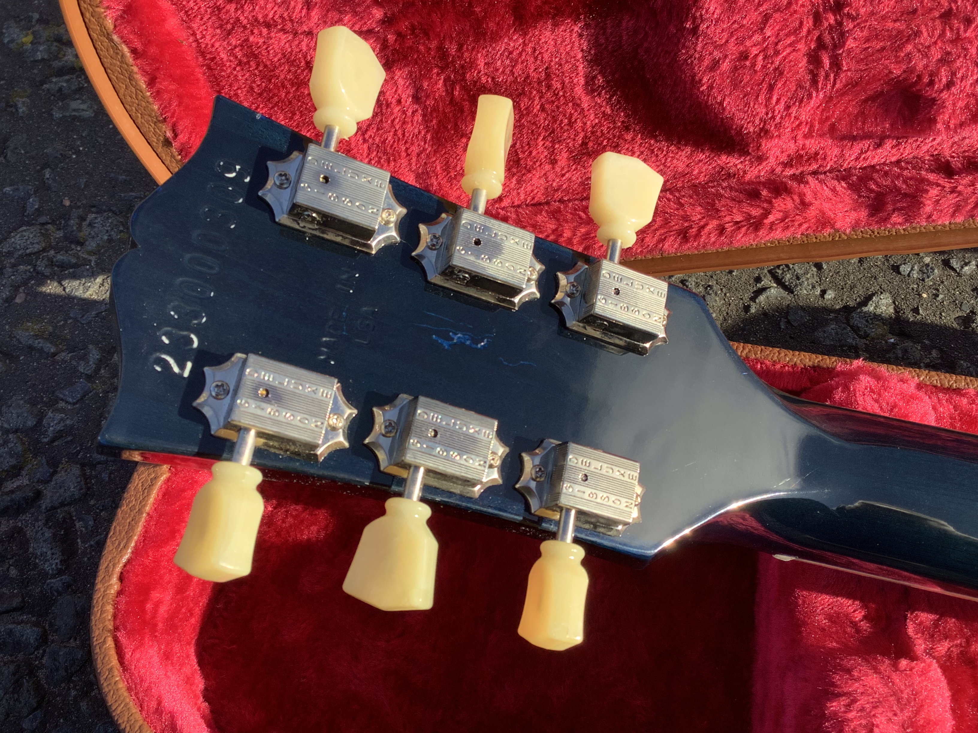 7B1ED3EA-5CB5-4D16-A8E9-61E09D7486DC