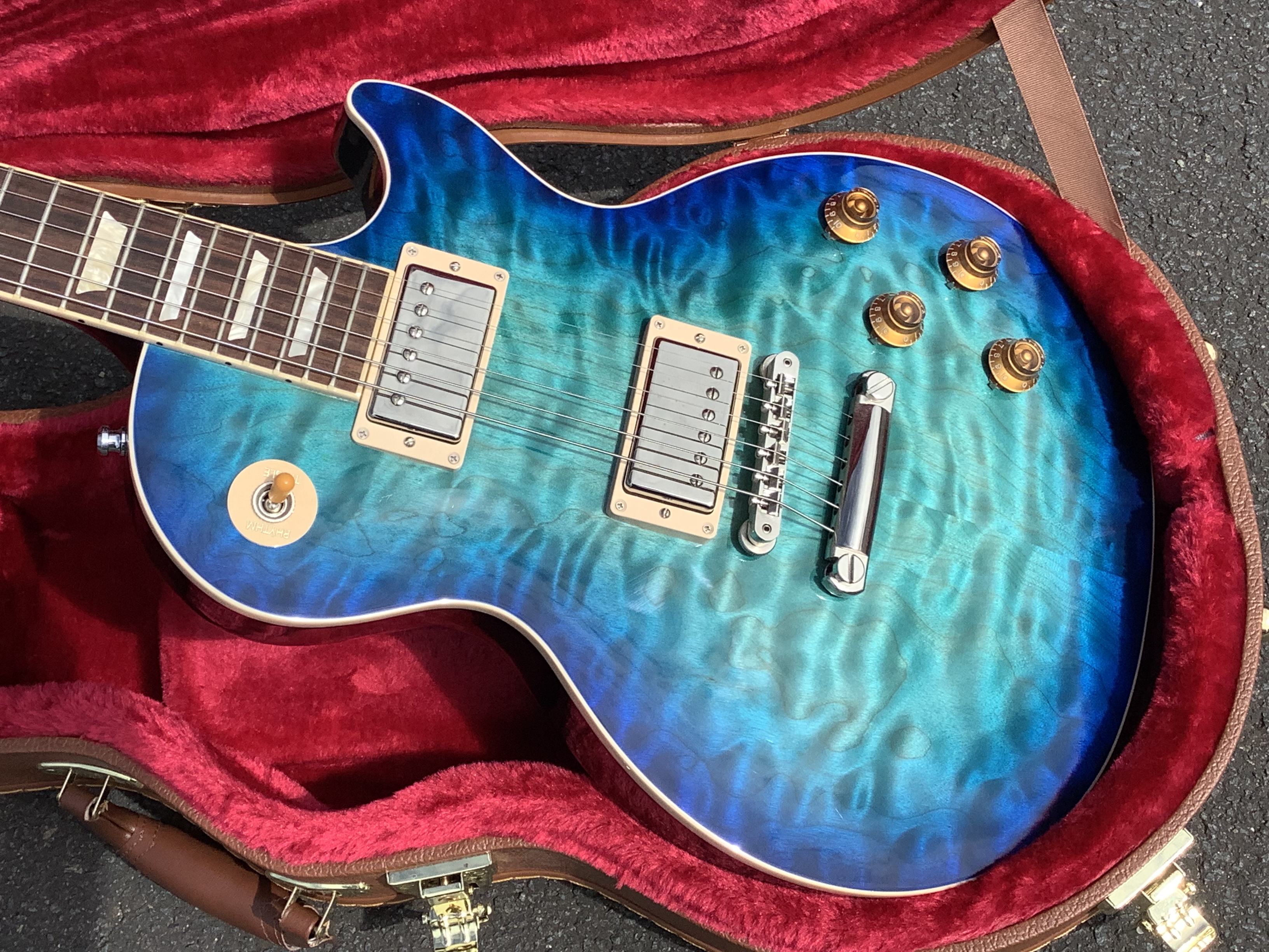 2D1C3BE8-2960-4402-9FA9-C56CBA999588